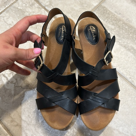 Clark’s Women’s Black Wedges - Picture 4 of 8